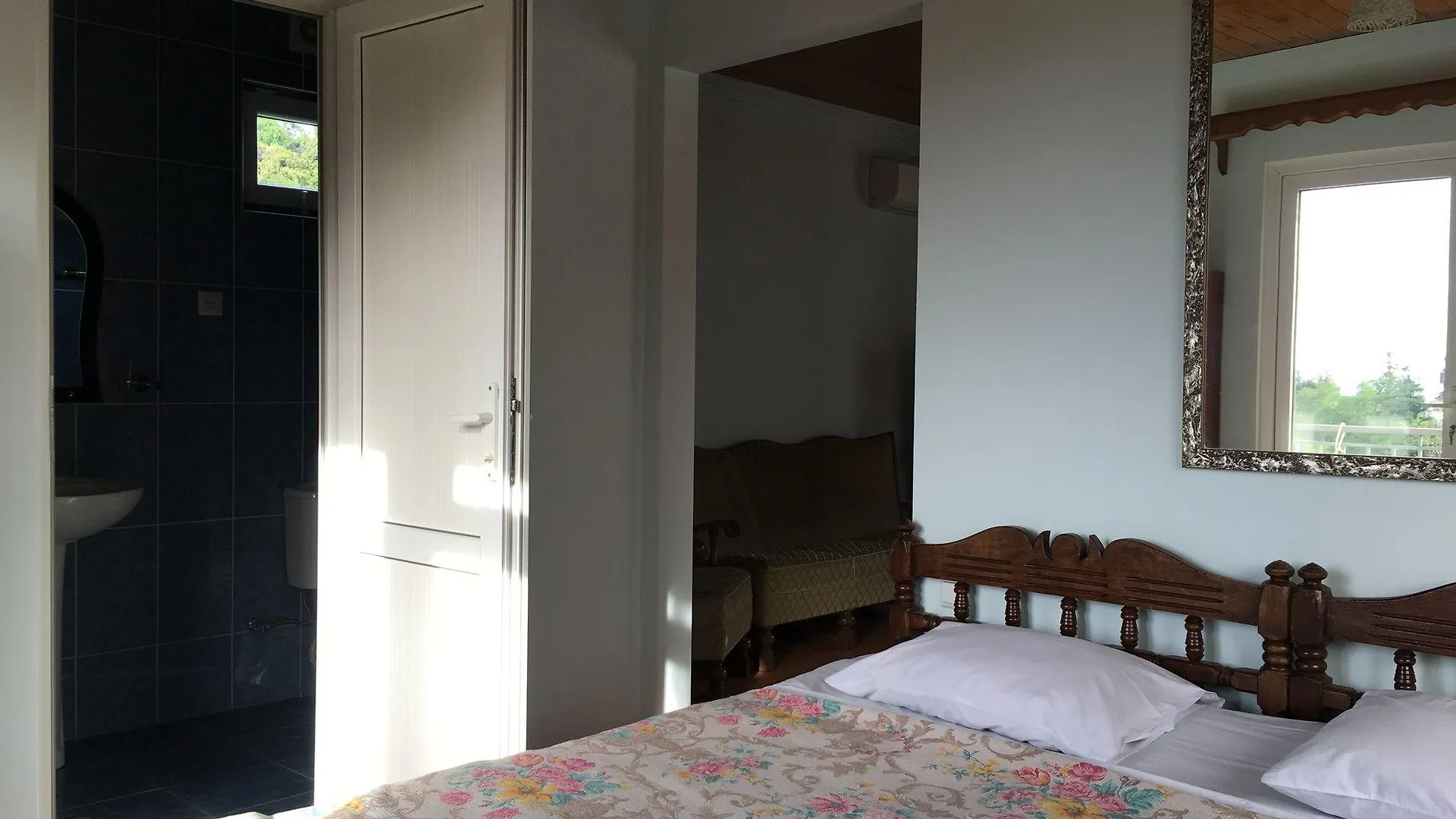 White Guest House Batumi