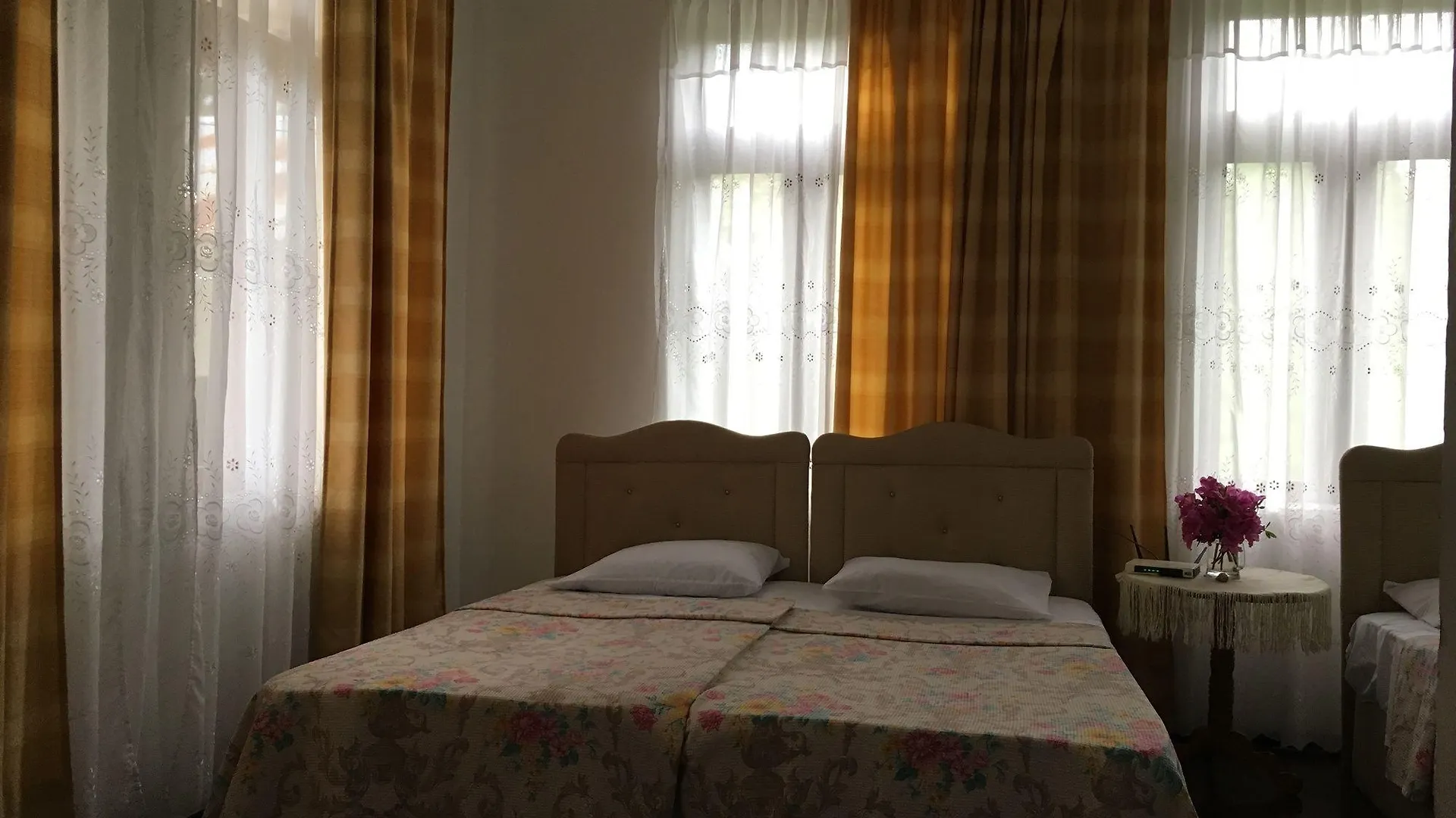 White Guest House Batumi