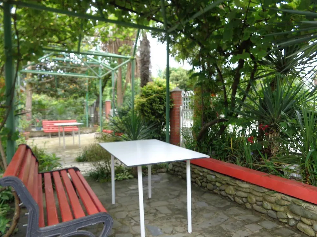 White Guest House Batumi 2*,